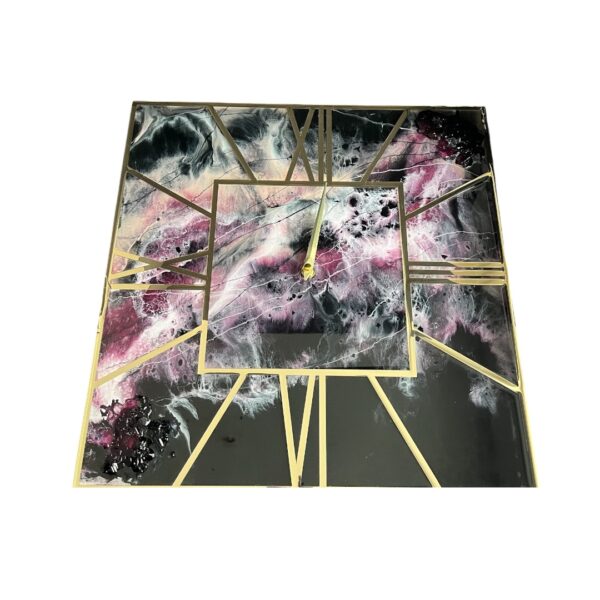 Rankų darbo laikrodis "MAKOSH KVADRATAS"