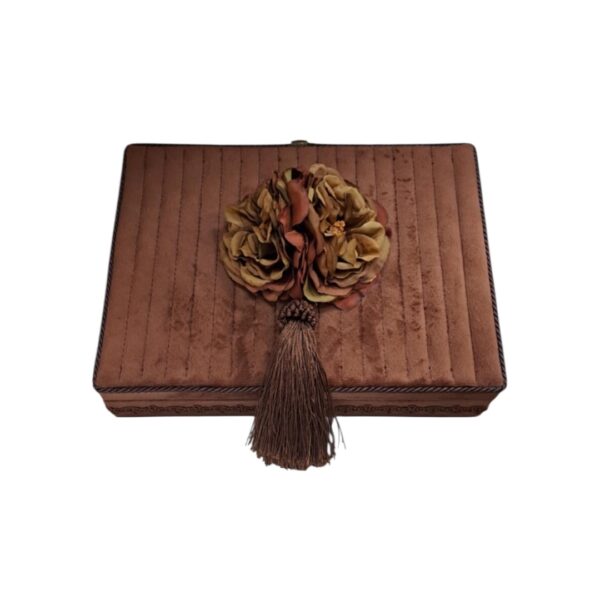 Kvepianti dėžutė su perskyrimais „GĖLĖS"